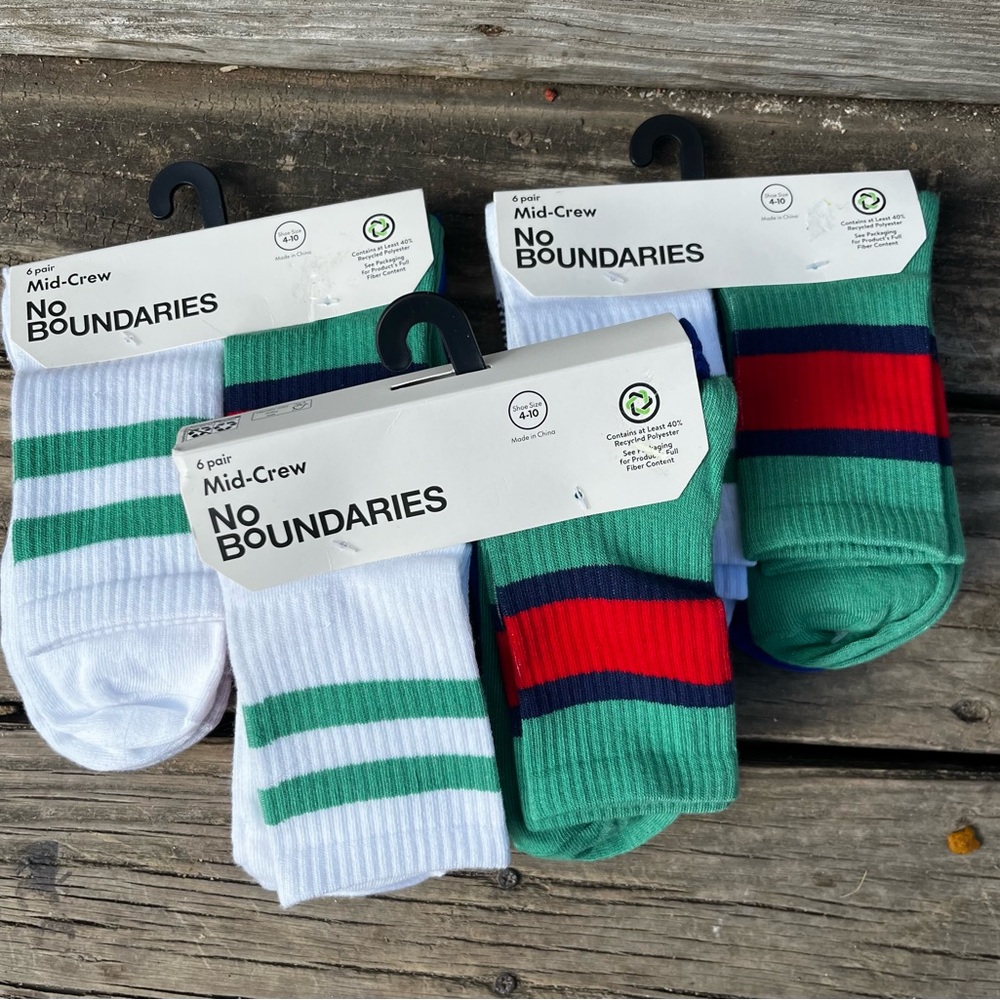 No Boundaries Men's Mid-Crew Socks - Green, Red, and White